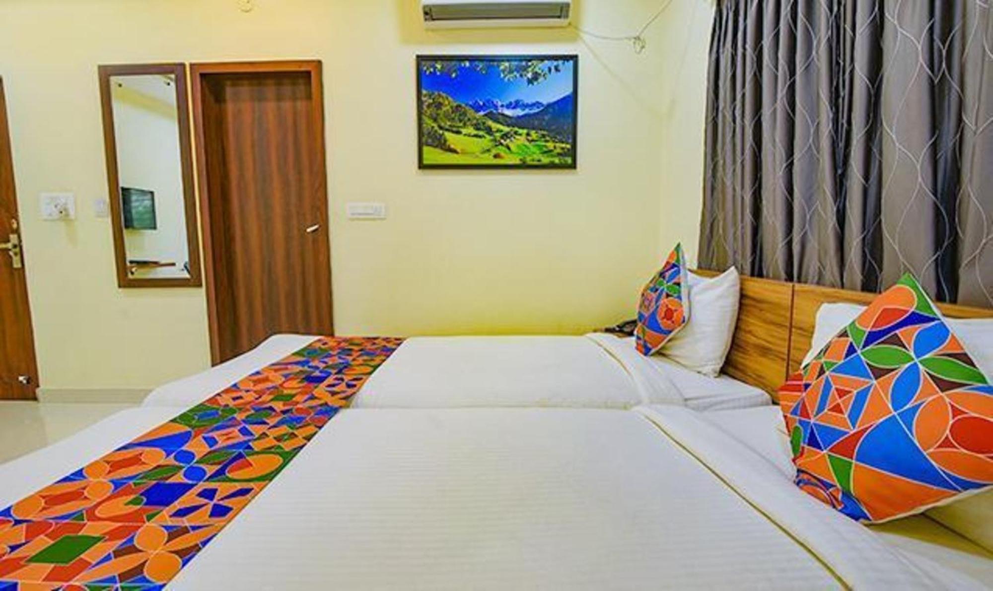 FabHotel Purple Suites Inn Bangalore Exterior foto